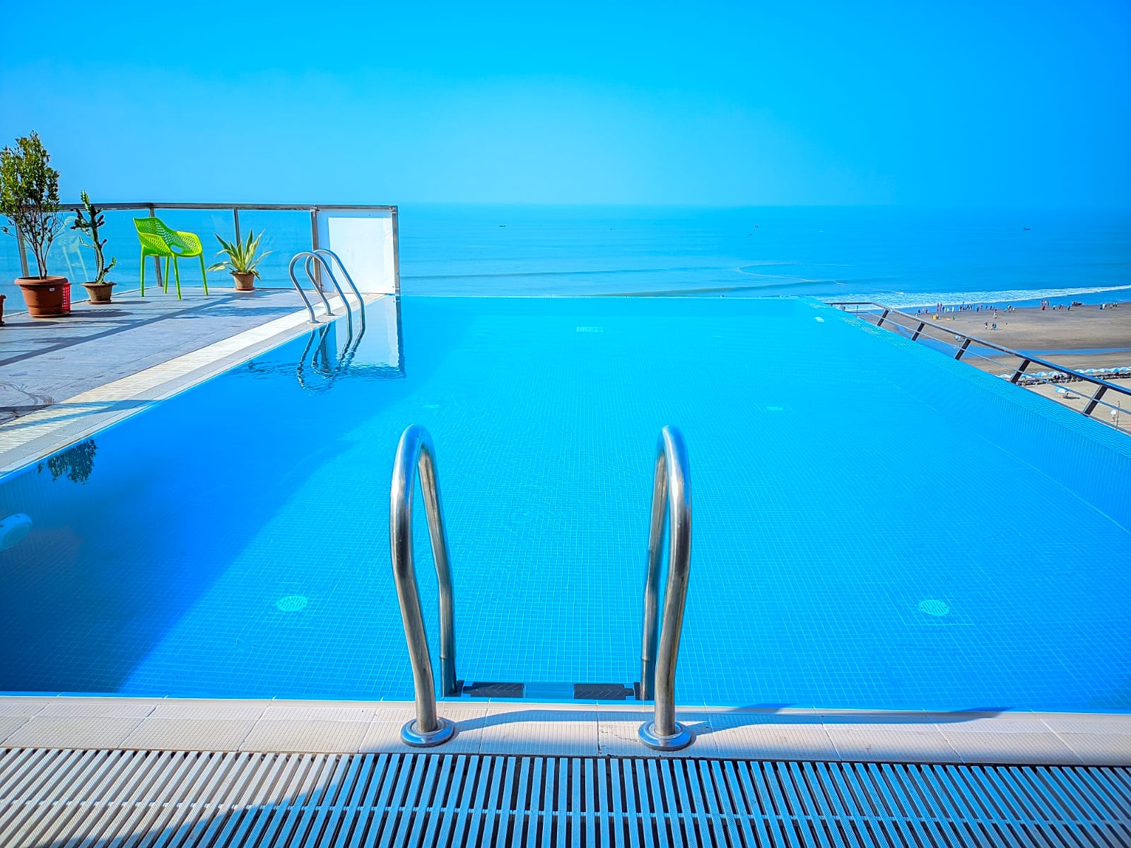 Sea Paradise - Pools